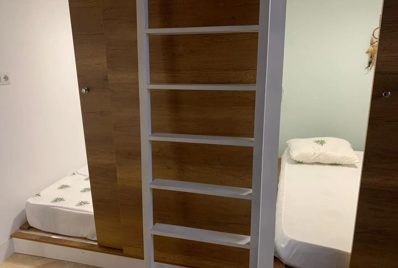 Hotel Kapsul Vlorë Hotel a capsule